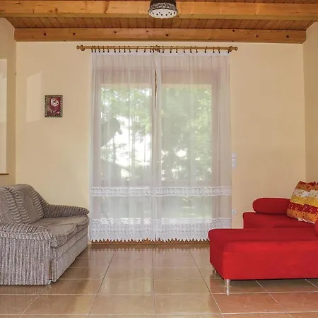 Ferienhaus Awesome In W/ 2 Bedrooms Balatonkeresztúr