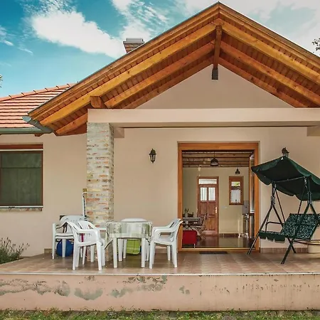 Awesome In W/ 2 Bedrooms * Balatonkeresztúr